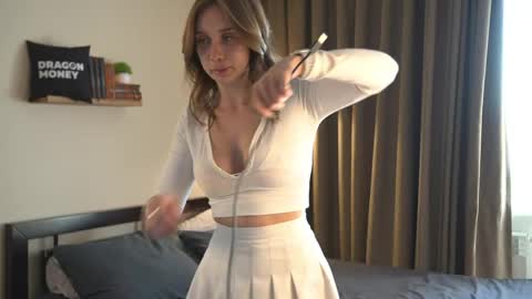 Elley  online show from May 19, 2026, 2:34 pm