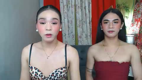 2hotblowjob694uxxx online show from May 25, 2026, 3:51 pm