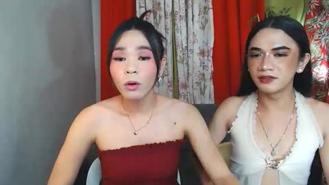 2hotblowjob694uxxx online show from May 26, 2026, 1:29 pm