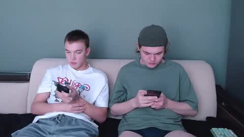 Snapshot of 2nc_ chatting on September 22, 2025, 8:49 am Eleot online show from September 22, 2025, 8:49 am