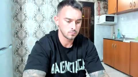 2sexymuscles online show from July 25, 2026, 8:50 pm