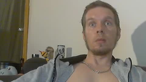 2small4you83 online show from December 18, 2024, 6:14 pm