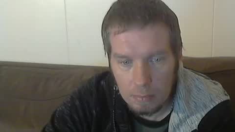 2small4you83 online show from January 19, 2025, 12:49 am