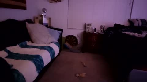 2stroke82 online show from November 2, 2025, 9:00 am