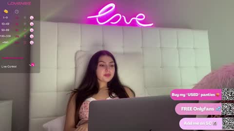 Venus Raee online show from February 26, 2025, 8:22 pm