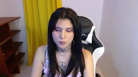 Snapshot of 3rika_gomez chatting on October 3, 2025, 10:51 pm erika online show from October 3, 2025, 10:51 pm