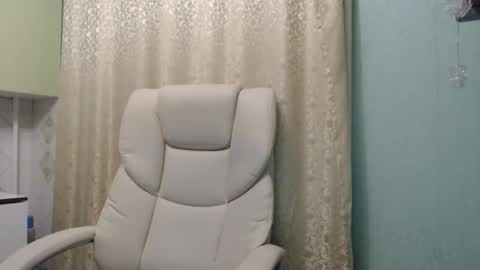 3sweetcandy3 online show from November 17, 2025, 11:43 pm