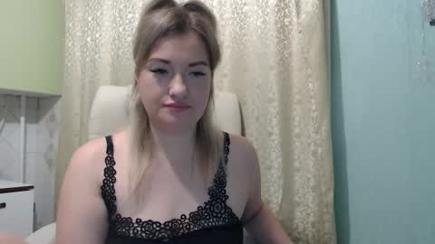 3sweetcandy3 online show from January 5, 2026, 11:41 pm