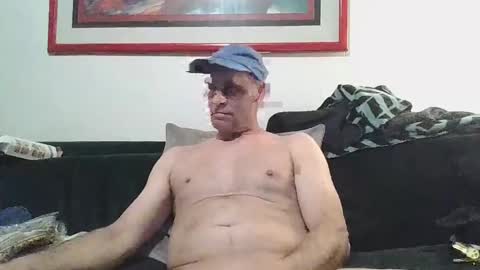 Snapshot of 4nuf chatting on December 24, 2024, 9:28 am 4nuf online show from December 24, 2024, 9:28 am