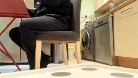 5ar5rooooov online show from February 19, 2025, 7:59 pm