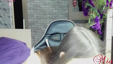 Snapshot of 666mia666 chatting on December 4, 2024, 4:10 am Mia my pvt is open and lovense is active online show from December 4, 2024, 4:10 am