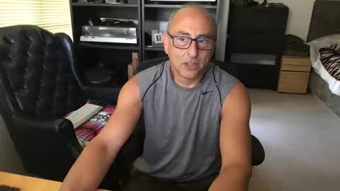 daddy vegas  for single women and couples here online show from March 8, 2026, 8:01 pm