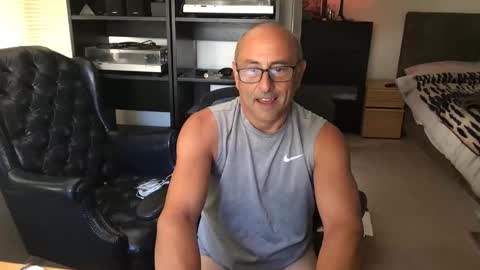 daddy vegas  for single women and couples here online show from March 17, 2026, 6:55 pm