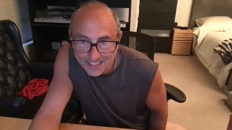 daddy vegas  for single women and couples here online show from March 19, 2026, 2:04 am