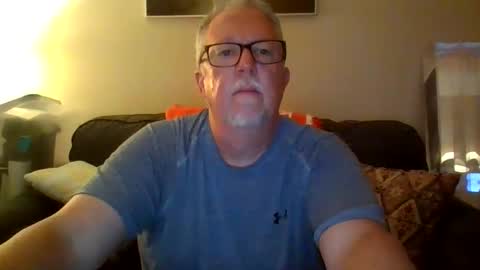 Snapshot of 72funguy71 chatting on June 10, 2026, 1:28 am 72funguy71 online show from June 10, 2026, 1:28 am