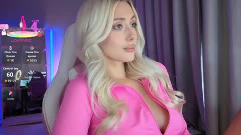 Snapshot of 7loren_wood7 chatting on May 15, 2026, 2:57 pm Loren Wood online show from May 15, 2026, 2:57 pm