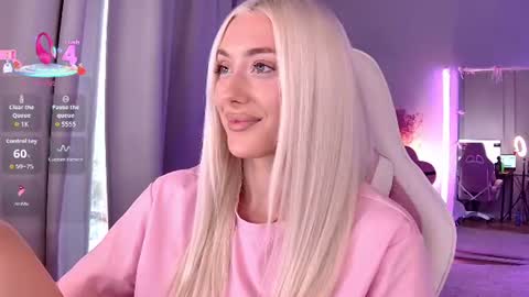 Snapshot of 7loren_wood7 chatting on June 10, 2026, 2:49 pm Loren Wood online show from June 10, 2026, 2:49 pm