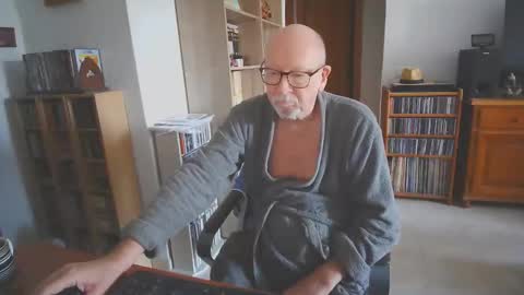 Snapshot of 7thsojourn chatting on October 18, 2025, 8:26 am Papi online show from October 18, 2025, 8:26 am