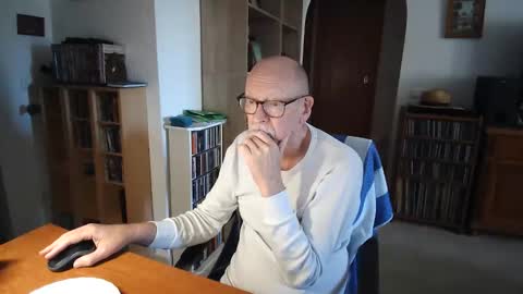  Papi  online show from April 6, 2026, 9:10 am