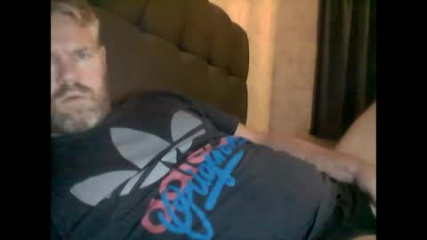 Snapshot of 81jonnyx chatting on December 30, 2024, 4:51 pm 81jonnyx online show from December 30, 2024, 4:51 pm