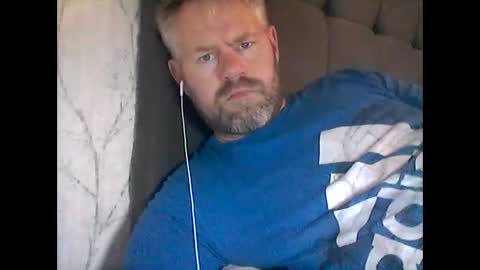 Snapshot of 81jonnyx chatting on January 2, 2025, 2:24 pm 81jonnyx online show from January 2, 2025, 2:24 pm