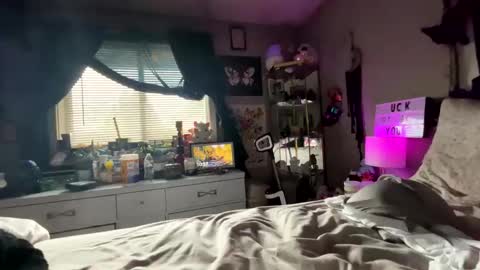 That girl online show from January 13, 2026, 6:57 pm