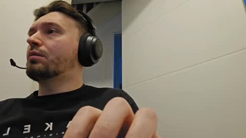 8inchdude93 online show from January 16, 2026, 9:46 am