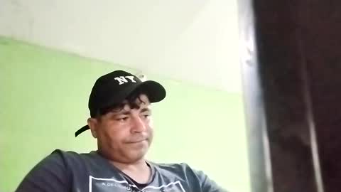 9vinhocamshow online show from February 2, 2025, 9:23 pm