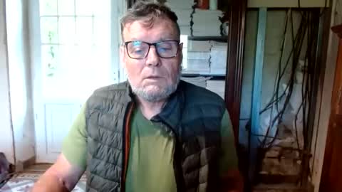 Snapshot of _123_voyeur_ chatting on April 10, 2026, 11:37 am _123_voyeur_ online show from April 10, 2026, 11:37 am