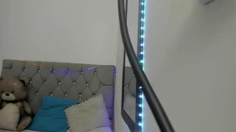 DERECK online show from February 17, 2026, 8:44 am