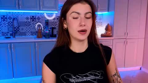 Willow online show from October 9, 2025, 9:13 pm