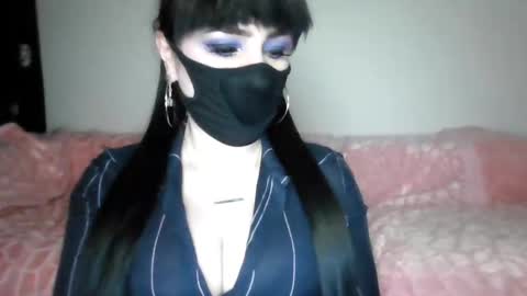 Adela online show from December 11, 2024, 3:37 pm