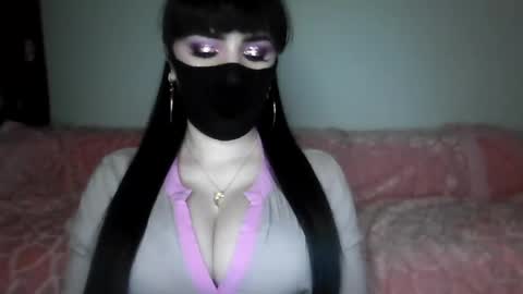 Adela online show from December 18, 2024, 6:57 pm