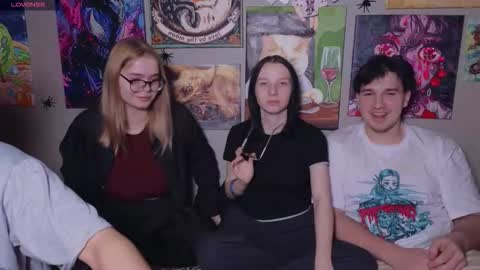 KENDALL  NATHANRYAN  LUCY online show from November 22, 2025, 4:39 pm