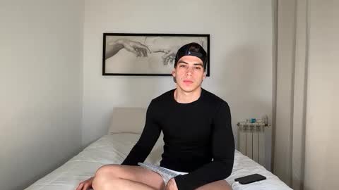 Snapshot of _aesthetic chatting on March 1, 2026, 8:22 pm _aesthetic online show from March 1, 2026, 8:22 pm