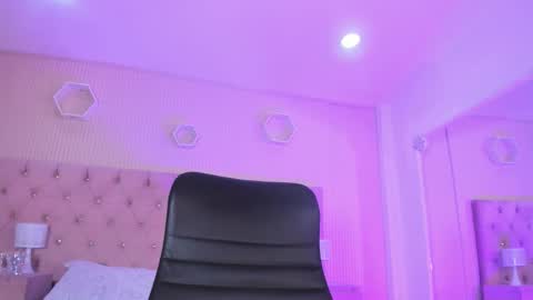 Agatha online show from November 12, 2025, 4:35 am