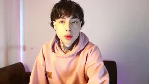 Snapshot of _alexblunt_ chatting on December 24, 2024, 12:00 pm _alexblunt_ online show from December 24, 2024, 12:00 pm