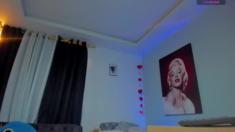 Snapshot of _alicelewis chatting on February 17, 2025, 11:09 pm Alice online show from February 17, 2025, 11:09 pm