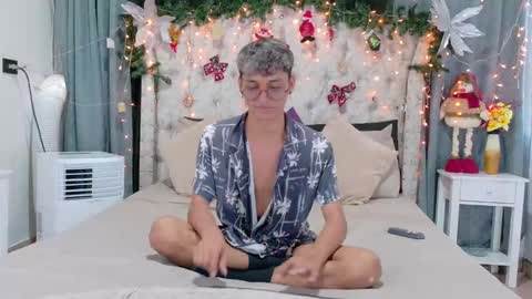 Snapshot of _andrew_williams chatting on December 21, 2024, 7:27 pm Andres online show from December 21, 2024, 7:27 pm