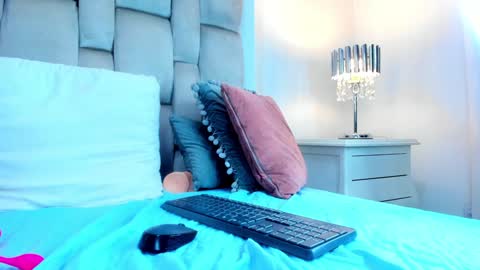 Angel Azul online show from February 7, 2025, 2:47 pm