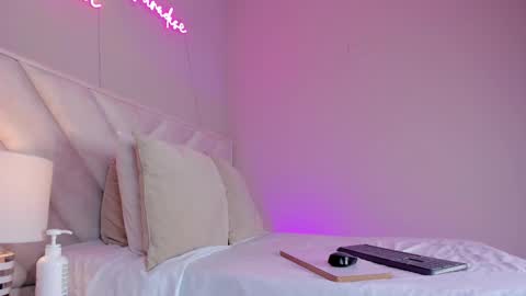 ngela  online show from February 24, 2025, 9:41 pm