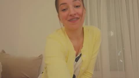 Anna online show from October 23, 2025, 7:01 pm