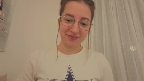 Anna online show from November 16, 2025, 10:04 pm