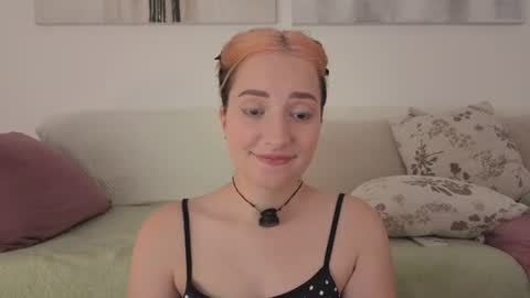 Snapshot of _annieone chatting on July 25, 2026, 2:47 pm Anna online show from July 25, 2026, 2:47 pm