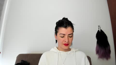 antonia online show from December 4, 2024, 3:43 pm