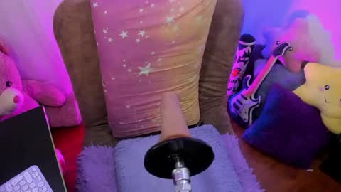 _antonella_dreams online show from May 16, 2026, 9:46 pm