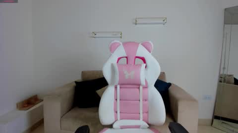    online show from February 25, 2026, 12:15 pm