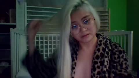 Snapshot of _aradel chatting on December 3, 2025, 6:54 am _aradel online show from December 3, 2025, 6:54 am