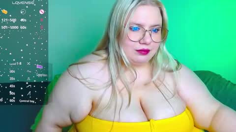 _ariaakashi_ online show from February 17, 2025, 8:19 am