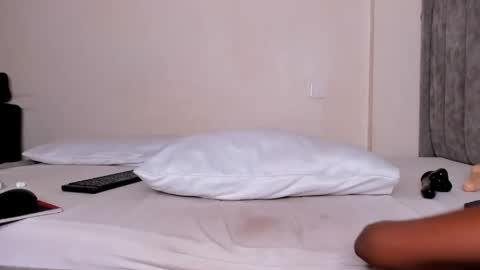 Snapshot of _ariah chatting on May 21, 2026, 4:30 am Ariah independent model online show from May 21, 2026, 4:30 am